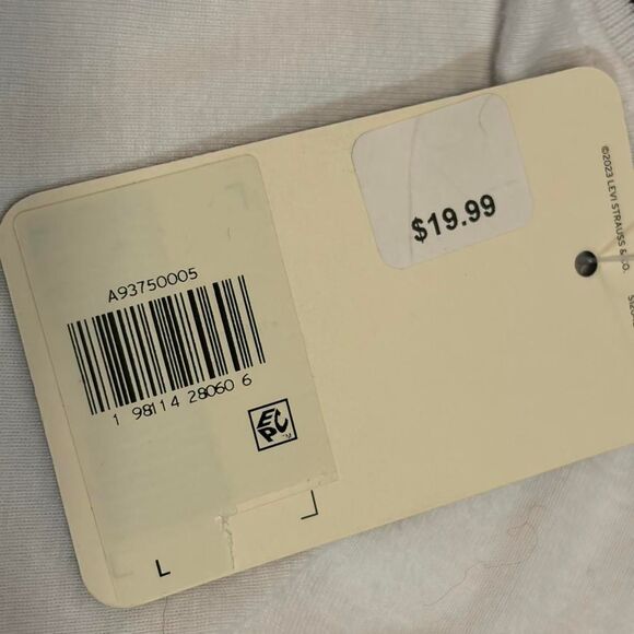 Levi-s Women's White T-shirt - Picture 5 of 7